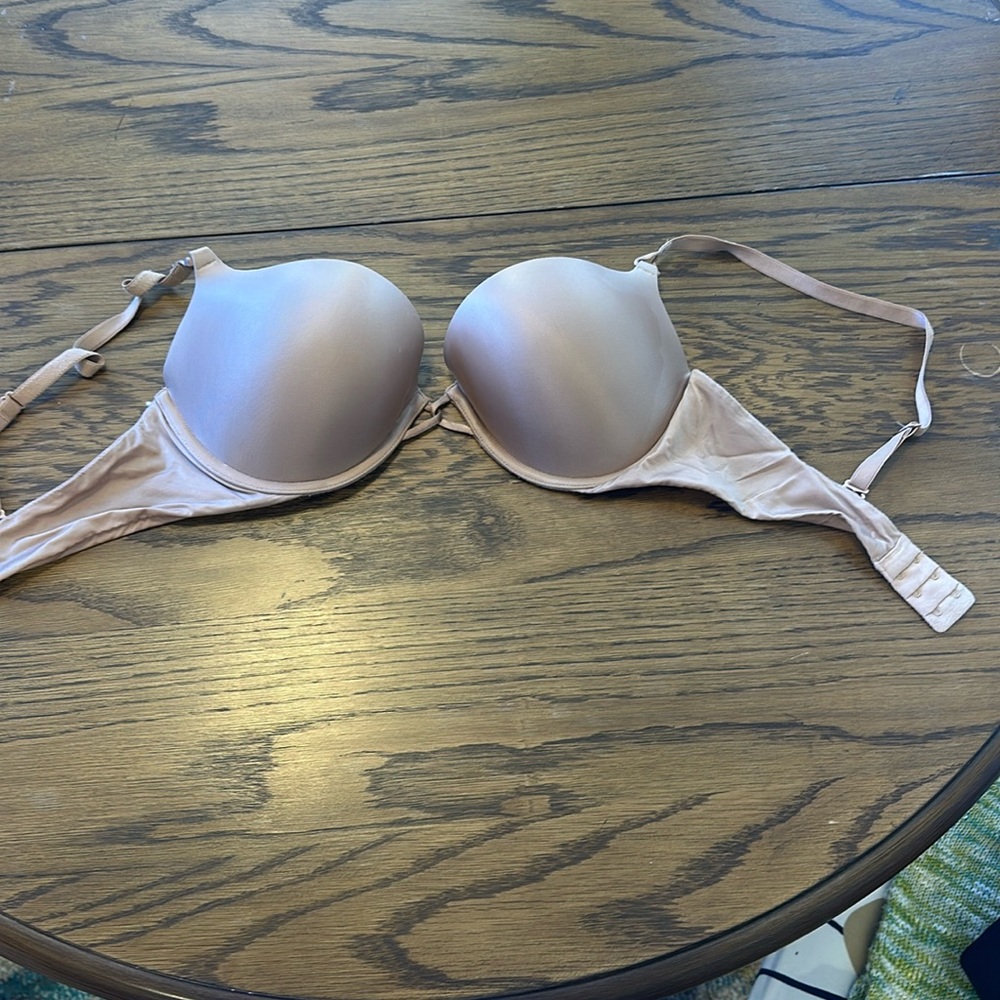 VS Bombshell add 2 sizes plunge bra